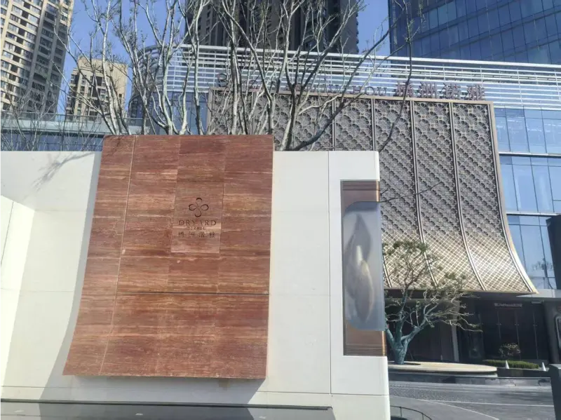 Blueway støtter svømmeopplevelsen i høyden på Changsha Poly Juizhou Noya Hotel